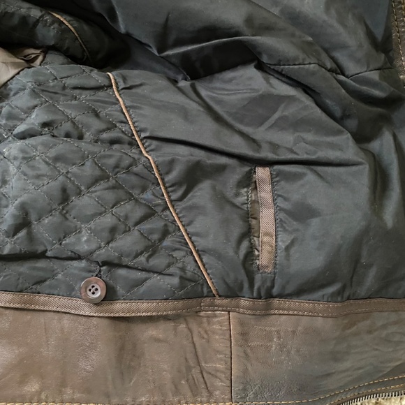 Gimo's Men's Distressed Leather Jacket - Picture 10 of 11